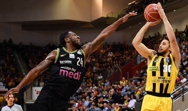 场迎来一场 场迎来一场